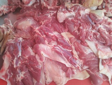 Thịt dê lóc xương Hùng Triều